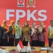 Foto Bersama kader penyuluh dengan Ketua FPKS DPRD Kabupaten Pemalang, dr. Irma Suryani Widyastuti, dan Sekretaris Fraksi, Daliwan, S.Pd.