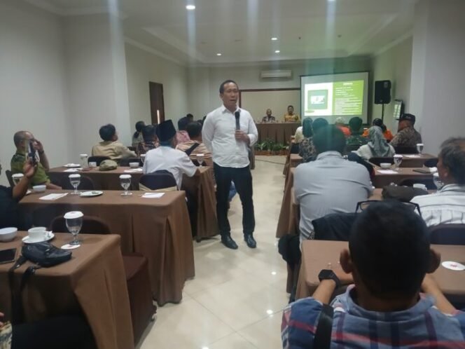 
					Ketua LBH Petir Semarang, Zainal Abidin Petir