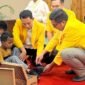 DPD Golkar Jateng Bagikan 1.000 Pasang Sepatu untuk Anak-anak Sekolah