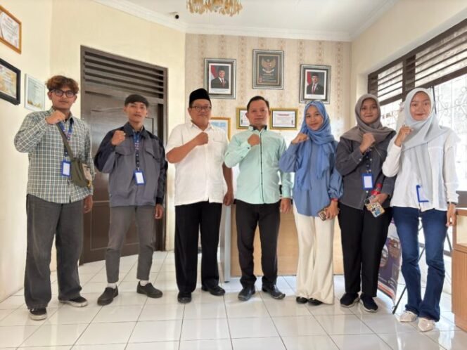 
					Mahasiswa PPL UIN GUSDUR Silahturahmi Ke Kantor Bawaslu Pemalang