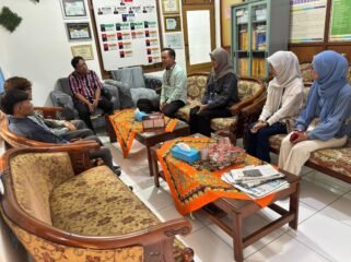 Mahasiswa PPL UIN GUSDUR Silahturahmi Ke Kantor KPU Pemalang