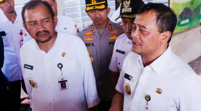 Gubernur Jateng Ahmad Luthfi kagum dengan sistem pengelolaan sampah yang ada di Desa Penggarit