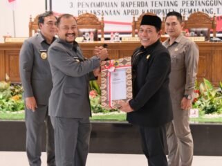 (DPRD) Kabupaten Pemalang menyetujui dua Rancangan Peraturan Daerah (Raperda) dan penandatanganan Nota Kesepakatan Kebijakan Umum Anggaran