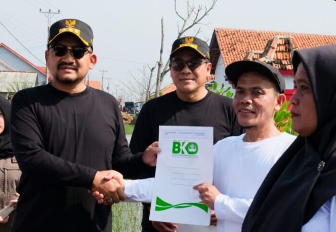
					PPPK Tahap 1 Terima SK, Bupati Anom Instruksikan Layani Masyarakat dengan Baik