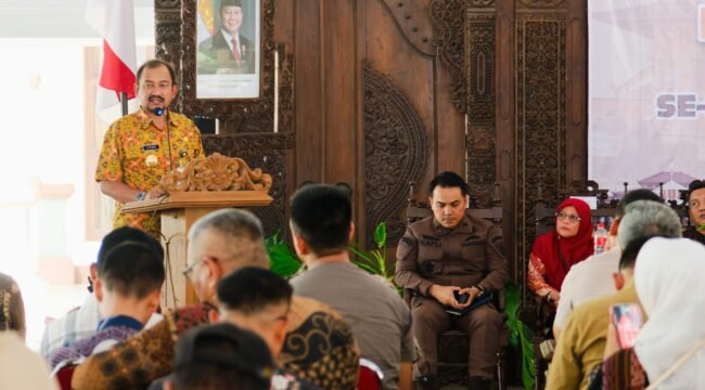 Bupati Pemalang Anom Widiyantoro menegaskan beberapa poin penting dalam Rapat Koordinasi Kepala Desa (Rakordes) yang diikuti oleh 171 Kepala Desa se Kabupaten Pemalang di Pendopo Kabupaten, pada Kamis (24/7/2025)