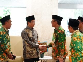 Menteri Agama (Menag) RI Nasaruddin Umar menerima kunjungan Ketua Umum Forum Komunikasi Diniyah Takmiliyah (FKDT) Lukman Hakim dan jajaran pengurus di Masjid Istiqlal, Jakarta, pada Senin (30/6/2025).