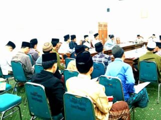 Suasana pelatihan di ruang rapat MAJT, yang diasuh Isdiyanto