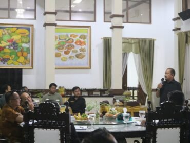 Kementerian Koordinator Bidang Infrastruktur dan Pembangunan Kewilayahan melakukan kunjungan kerja ke Kabupaten Pemalang membahas rencana rehabilitasi pipa air bersih, pada Selasa (15/7/2025), malam.