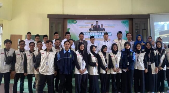 Foto Bersama - Sebanyak 22 Mahasiswa UIN Walisongo Ikuti KKN Internasional ke Arab Saudi