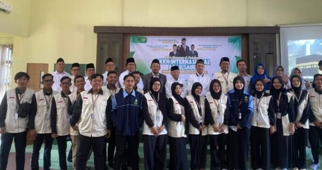 
					Foto Bersama - Sebanyak 22 Mahasiswa UIN Walisongo Ikuti KKN Internasional ke Arab Saudi