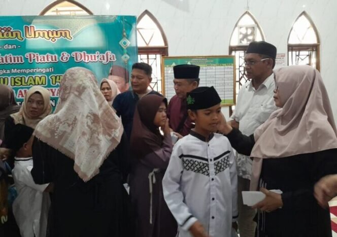 
					Paguyuban Pedagang Pasar Petarukan menggelar kegiatan santunan bagi anak-anak yatim dan piatu, bertempat , lingkungan pasar tersebut.