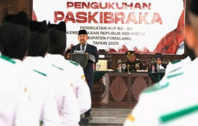 
					Sebanyak 75 Anggota Paskibraka Kabupaten Pemalang yang terdiri dari 40 putra dan 35 putri, resmi dikukuhkan