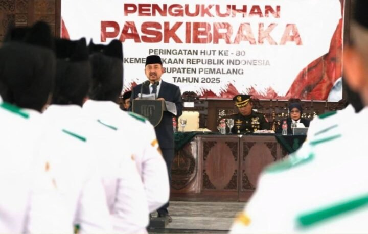 Sebanyak 75 Anggota Paskibraka Kabupaten Pemalang yang terdiri dari 40 putra dan 35 putri, resmi dikukuhkan