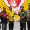 KONI Kabupaten Pemalang sedang memberi motivasi kepada Imam Ibnu Sholeh