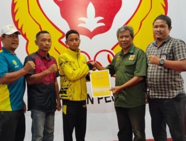 KONI Kabupaten Pemalang sedang memberi motivasi kepada Imam Ibnu Sholeh