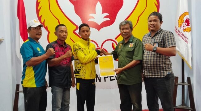 KONI Kabupaten Pemalang sedang memberi motivasi kepada Imam Ibnu Sholeh