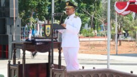 Bupati Pemalang Anom Widiyantoro saat menjadi Inspektur Upacara Peringatan HUT ke- 80 Kemerdekaan RI dan Detik-detik Proklamasi Kemerdekaan Bangsa Indonesia di Alun-alun Pemalang, Minggu (17/8/2025)