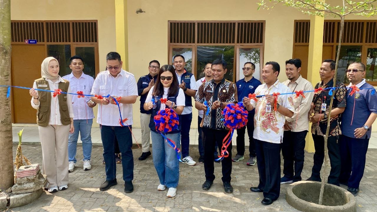 Sinergi Semar Edukasi Holding BUMN Danareksa Bersama LMI Perbaiki Akses dan Kualitas Pendidikan di Semarang melalui Renovasi Sekolah