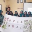 Hasil karya eco print hasil pelatihan yang diharapkan dapat menjadi pembuka kreatifitas dan pendorong ekonomi kreatif di kalangan perempuan Desa Keji, Kecamatan Ungaran Barat.