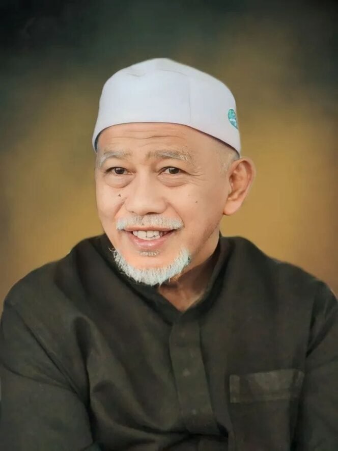 
					Innalillahi! KH Thoifur Mawardi Dikabarkan Wafat, Dikenal Kitab Berjalan dan Sering Bermimpi Rasulullah