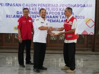 Bupati Anom Lepas Keberangkatan 50 Calon Penerima Penghargaan Donor Darah Sukarela