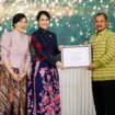 Penghargaan diberikan langsung oleh Menteri PPPA RI Arifah Fauzi kepada Bupati Pemalang Anom Widiyantoro di Auditorium KH. M. Rasjidi, Kementerian Agama RI, Jakarta, pada Jumat (8/8/2025).