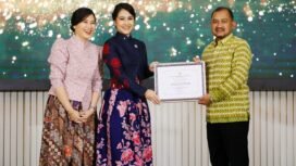 Penghargaan diberikan langsung oleh Menteri PPPA RI Arifah Fauzi kepada Bupati Pemalang Anom Widiyantoro di Auditorium KH. M. Rasjidi, Kementerian Agama RI, Jakarta, pada Jumat (8/8/2025).