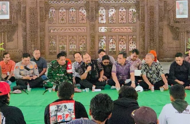 
					Penandatanganan tersebut diawali dengan berdialog atau audiensi bersama di pendopo kabupaten Pemalang, pada Kamis 4 September 2025.