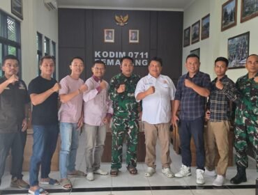 Ketua Indonesia Off-Road Federation (IOF) Kabupaten Pemalang Sugeng Edi Widodo beserta pengurus, bersilaturahmi ke Dandim 0711 Pemalang Letkol. Inf. Muhammad Arif, S. Hub. Int di Makodim 0711 Pemalang, Pada Senin 22 september 2025.