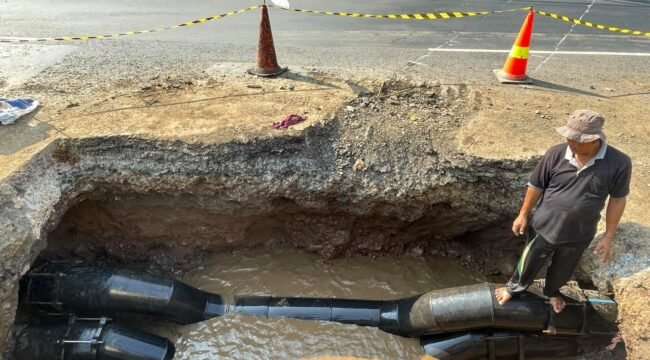 Kelancaran Distribusi Air ke Pelanggan Terganggu Imbas Proyek Drainase Bina Marga di Karangmoncol 