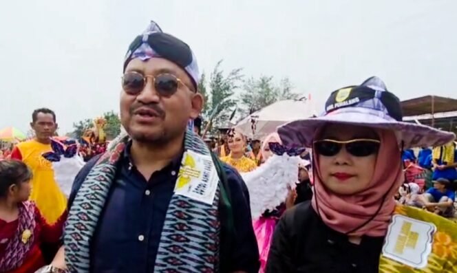 
					Pemkab Pemalang Support untuk Pengrajin Sarung Goyor, Bupati Anom: Alhamdulillah Sudah Bisa Masuk Pasar Timur Tengah