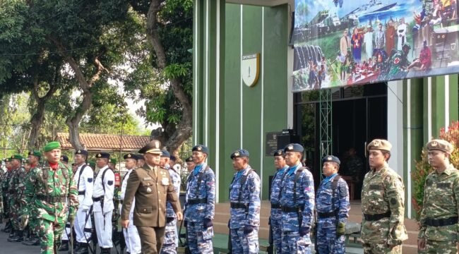Kodim 0711/Pemalang Korem 071/Wijayakusuma menggelar upacara memperingati Hari Ulang Tahun (HUT) ke-80 Tentara Nasional Indonesia (TNI) Tahun 2025