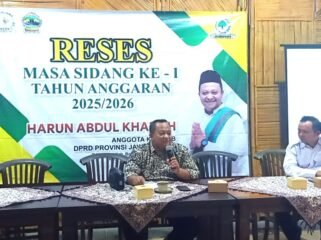 Anggota Komisi B DPRD Provinsi Jawa Tengah, Harun Abdul Khafizh dalam kegiatan Reses Masa Sidang I Tahun 2025–2026, yang digelar di salah satu rumah makan di Pemalang, pada Rabu (15/10/2025).