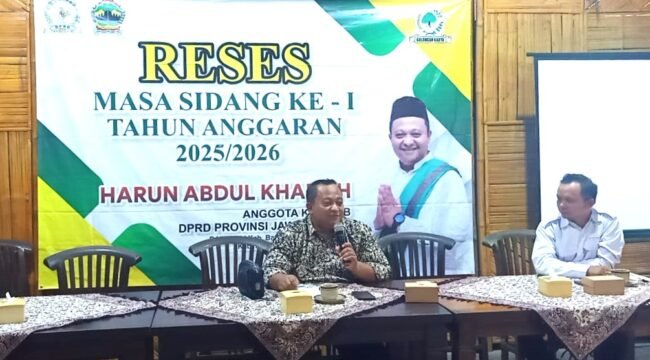 Anggota Komisi B DPRD Provinsi Jawa Tengah, Harun Abdul Khafizh dalam kegiatan Reses Masa Sidang I Tahun 2025–2026, yang digelar di salah satu rumah makan di Pemalang, pada Rabu (15/10/2025).