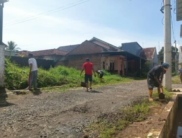 Sambut Musim Hujan, Warga Perumahan Jatinegara Tegal Gelar Kerja Bakti Pemberantasan Sarang Nyamuk