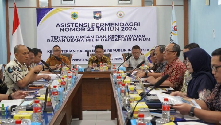 Kementerian Dalam Negeri memberikan asistensi terkait aturan baru Permendagri tentang Organ dan Kepegawaian Badan Usaha Milik Daerah (BUMD) Air Minum kepada Perumda Air Minum Tirta Mulia Kabupaten Pemalang
