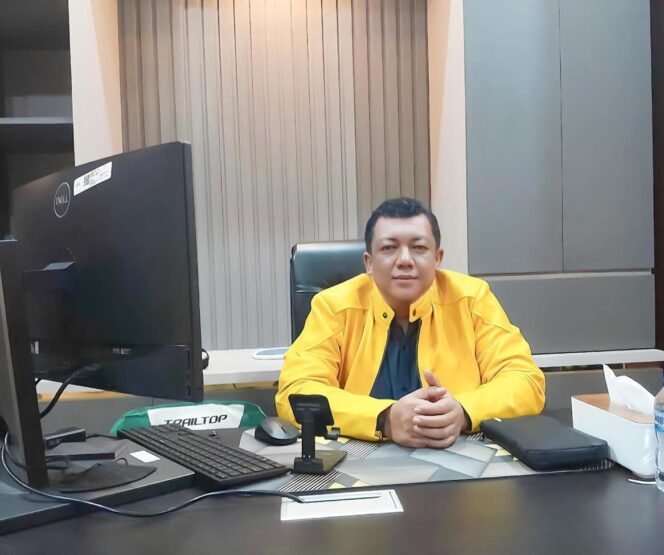 
					Ketua DPD Partai Golkar Kabupaten Pemalang, Nur Azmi Wicaksono, S.Pd