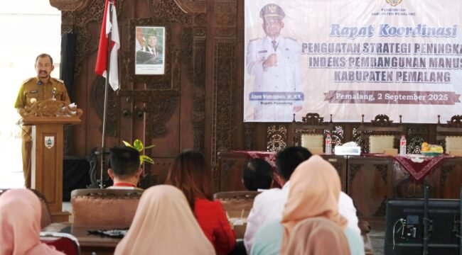 Bupati Pemalang Anom Widiyantoro saat membuka acara Rapat Koordinasi Penguatan Strategi Peningkatan IPM