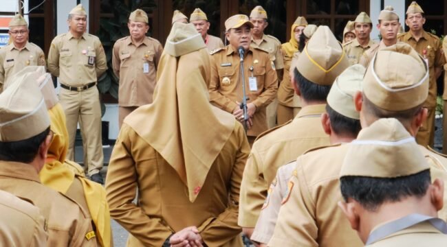 apel pagi bersama ASN Pemkab Pemalang di lingkungan Pendopo Kabupaten. Senin, (8/9/2025).