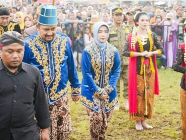 Ribuan Warga Saksikan Puncak Festival Wong Gunung