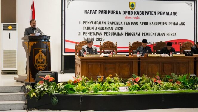 
					Rapat Paripurna DPRD Kabupaten Pemalang dalam rangka Penyampaian Raperda APBD Kabupaten Pemalang TA 2026