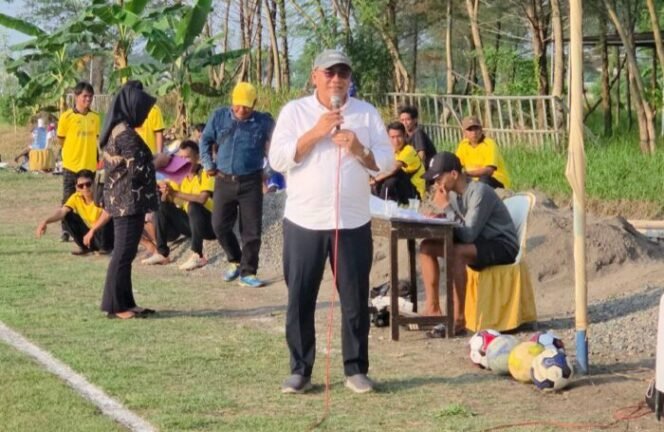 
					Wakil Bupati Nurkholes Membuka Liga Undi di Desa Sidorejo