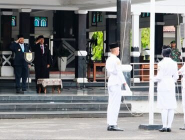 Pimpin Upacara Peringatan Hari Pahlawan Ke-80 Tahun 2025