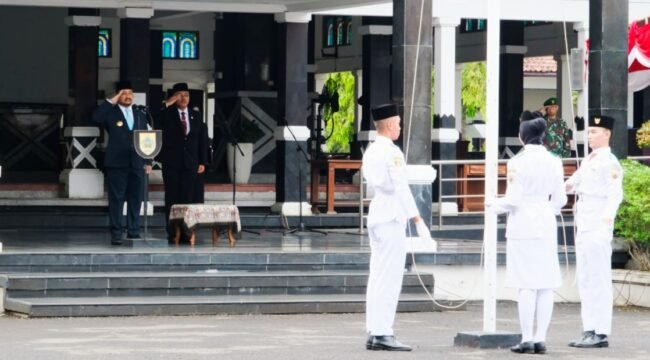 Pimpin Upacara Peringatan Hari Pahlawan Ke-80 Tahun 2025