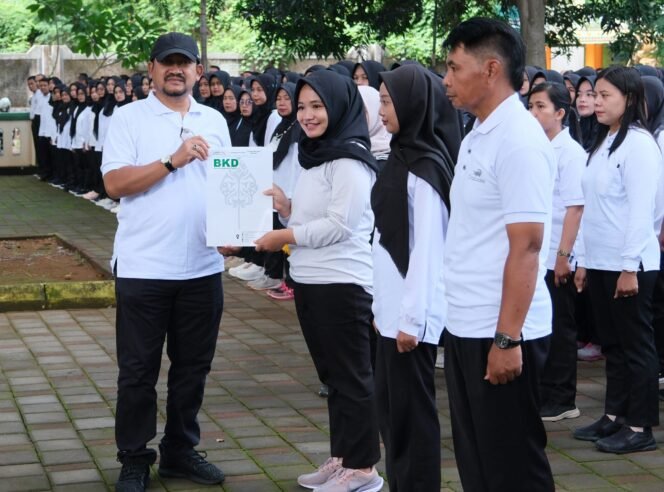 
					Bupati Pemalang Anom Widiyantoro melantik Pegawai Pemerintah dengan Perjanjian Kerja (PPPK) Tahap II di lingkungan Pemerintah Kabupaten Pemalang tahun 2025, Jumat (07/11/2025)