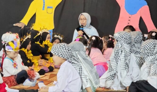 
					Bunda PAUD Kabupaten Pemalang Noor Faizah Maenofie