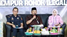 Bupati Pemalang Anom Widiyantoro bersama Kajari Pemalang Rina Idawani dan Kepala Kantor Pengawasan dan Pelayanan Bea dan Cukai Tipe Madya Pabean C Tegal Yudiarto