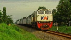 PT Kereta Api Indonesia (Persero) memperkuat kontribusinya bagi masyarakat dan industri menjelang perayaan Natal 2025 dan Tahun Baru 2026.
