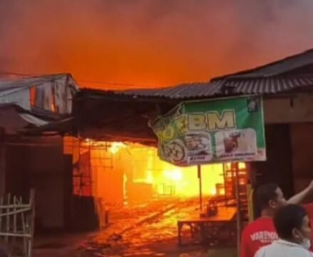 Ratusan Kios Pedagang Pakaian Kompleks Pasar Pagi Pemalang Ludes Dilalap Si Jago Merah