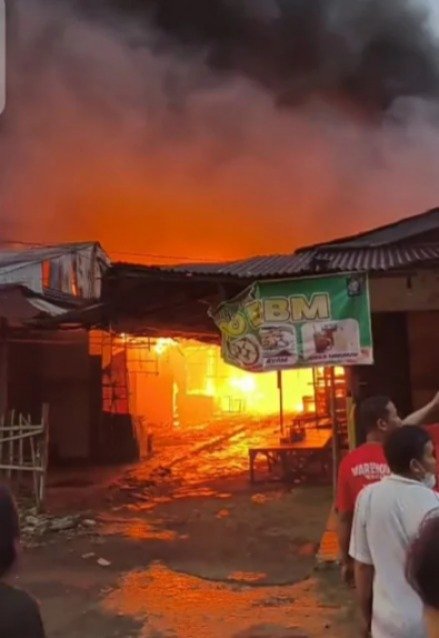 Ratusan Kios Pedagang Pakaian Kompleks Pasar Pagi Pemalang Ludes Dilalap Si Jago Merah